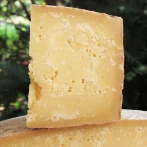 Queijo Castanho Fração 180g - Fazenda Santa Luzia - Medalha de Ouro